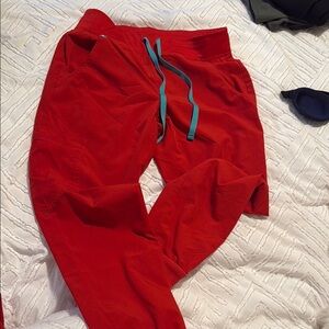 Figs scrub set - Fionlite fabric in “awesome red” PO 2078